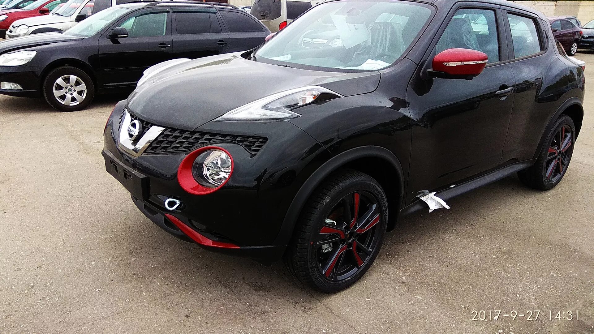 Ниссан жук прокаченный фото Комплект персонализации Nissan Juke - Nissan Juke (1G), 1,6 л, 2013 года тюнинг 
