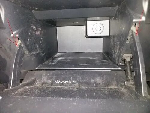 Ниссан жук салонный фильтр где находится фото Замена салонного фильтра Ниссан Жук - Сундук статей