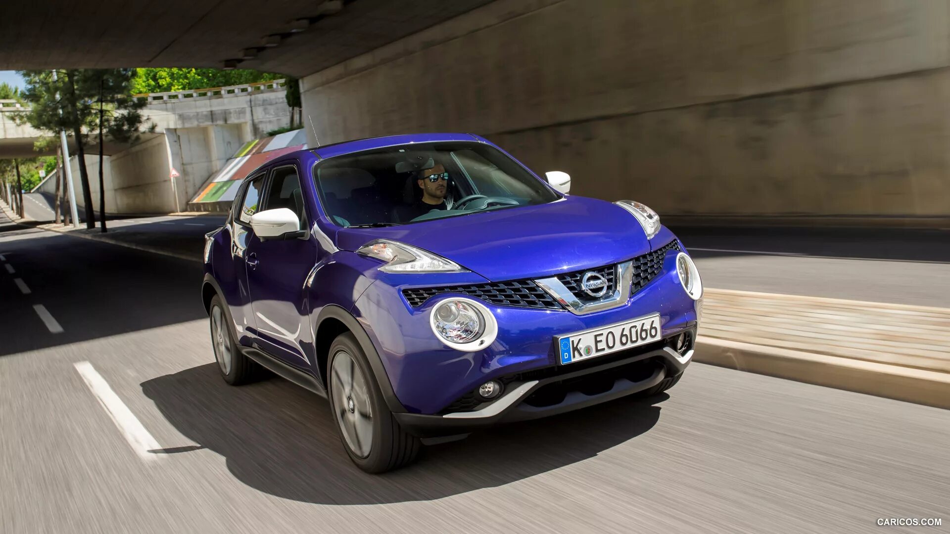 Ниссан жук синий фото Nissan Juke 2015MY Front