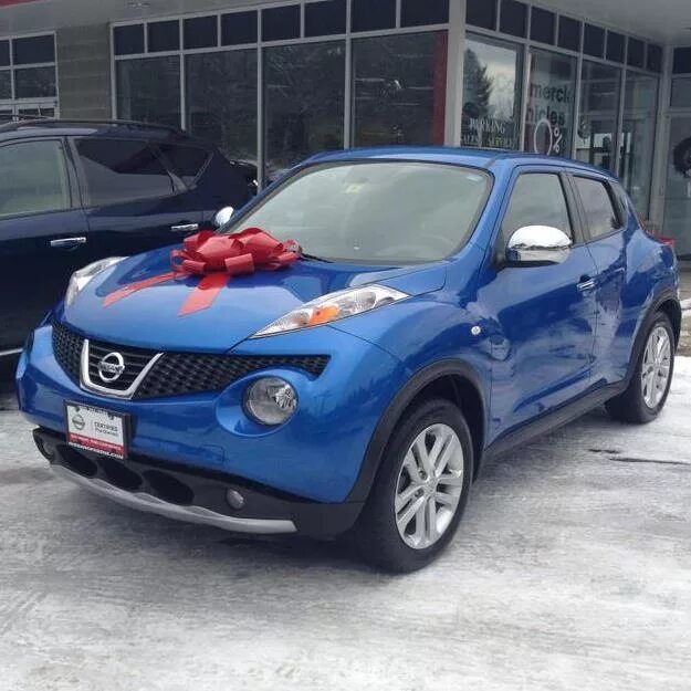Ниссан жук синий фото Electric Blue Nissan Juke SL