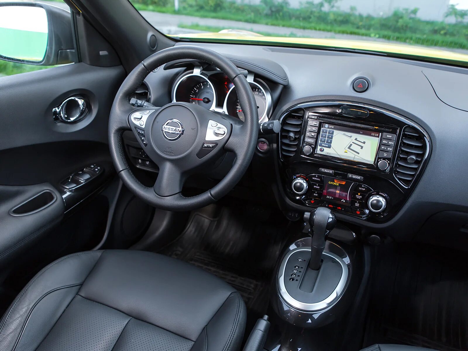 Ниссан жук внутри фото Фото Nissan Juke (2014 - 2019) поколение I рестайлинг - Капитанская посадка и пр