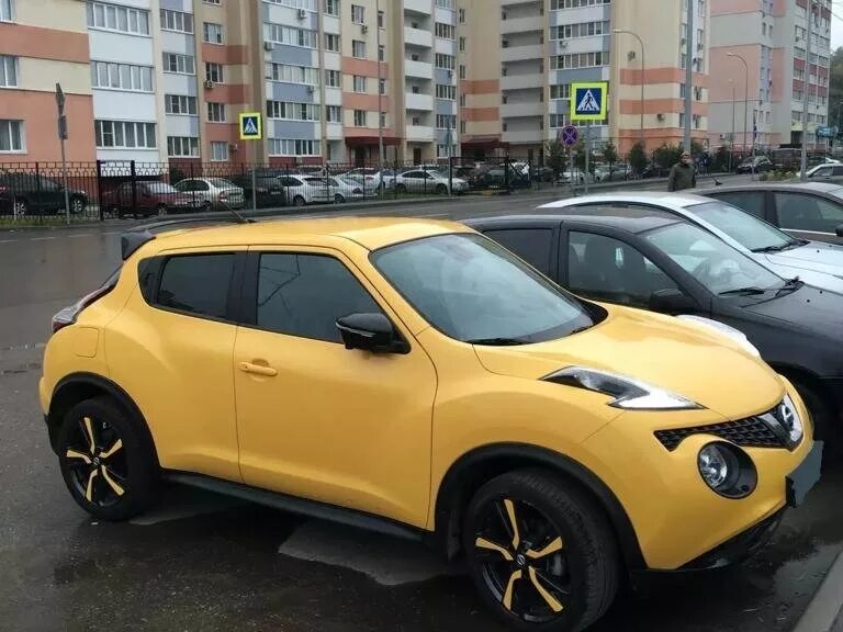 Ниссан жук желтый фото Купить б/у Nissan Juke I Рестайлинг 1.6 CVT (117 л.с.) бензин вариатор в Москве: