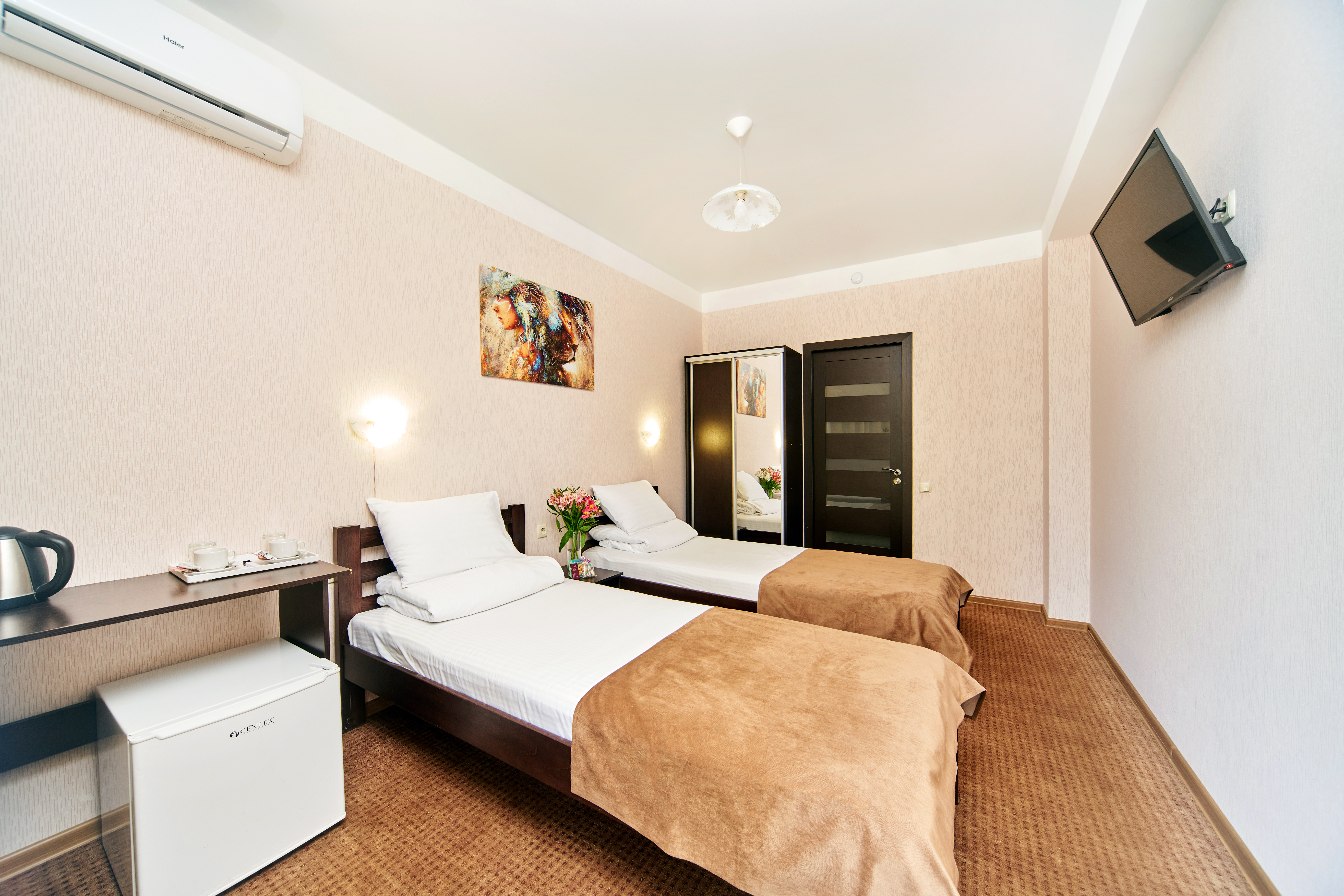 Ницца ул чехова 3а фото Official prices for rooms of the hotel Crimean Nice, Yalta
