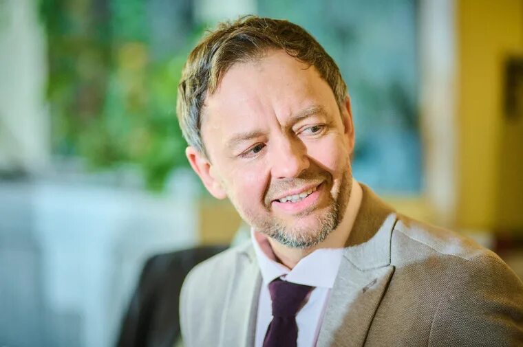 Нитиевский в пельменях фото куда пропал Нетиевский из-за дивидендов подал в суд на "Уральские пельмени"