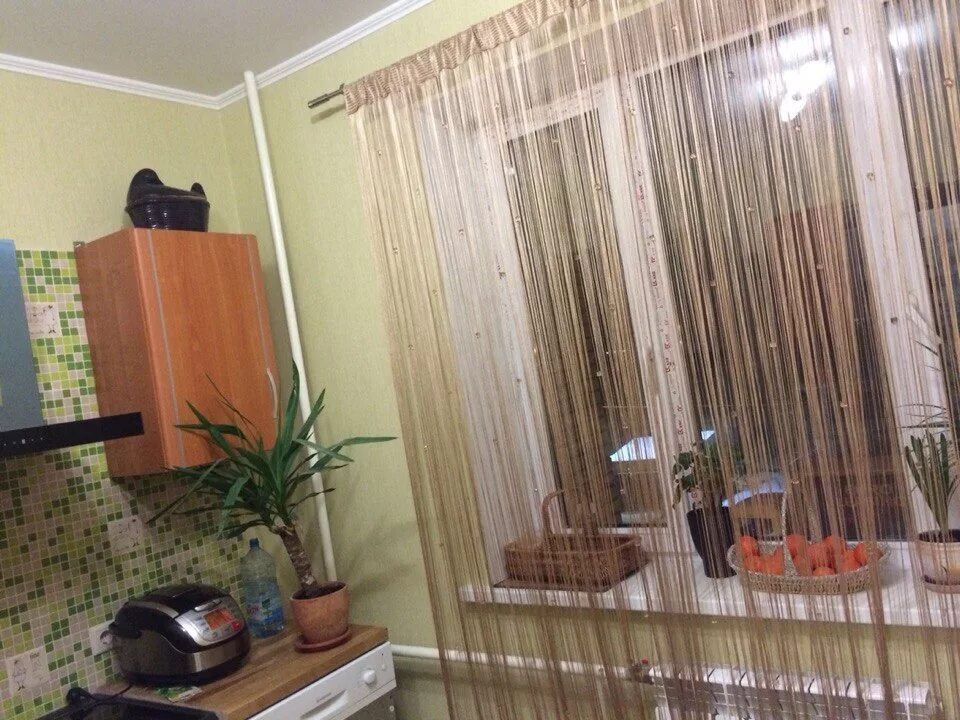 Нитяные шторы на кухню фото Кисея, нитяные шторы, веревочные шторы, шторы-нити Кисея нитяные шторы Однотонна