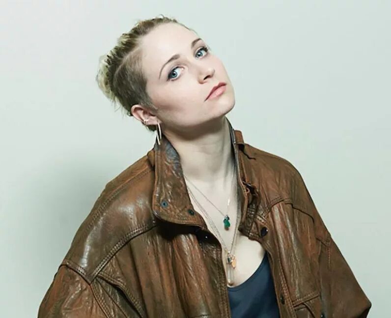 Нив алгар фото Amber is played by Niamh Algar - Pure: Meet the cast of the Channel 4 comedy - C