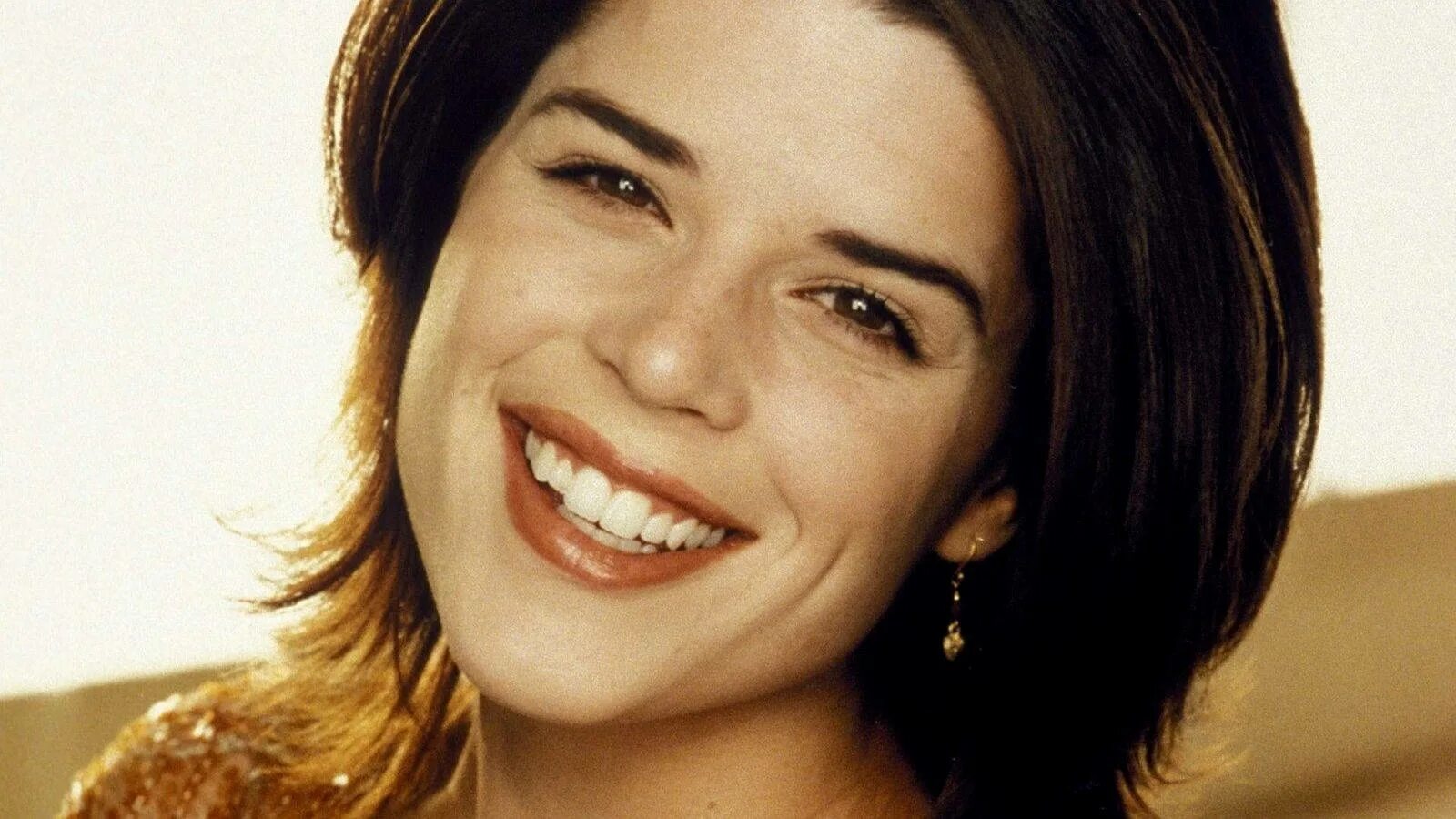 Нив кэмпбелл фото Download Neve Campbell, a portrait of elegance Wallpaper Wallpapers.com