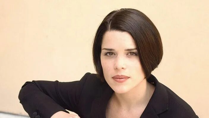 Нив кэмпбелл фото neve campbell Neve campbell, Dyke haircut, Hair cuts