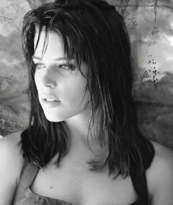 Нив кэмпбелл фото Neve Campbell