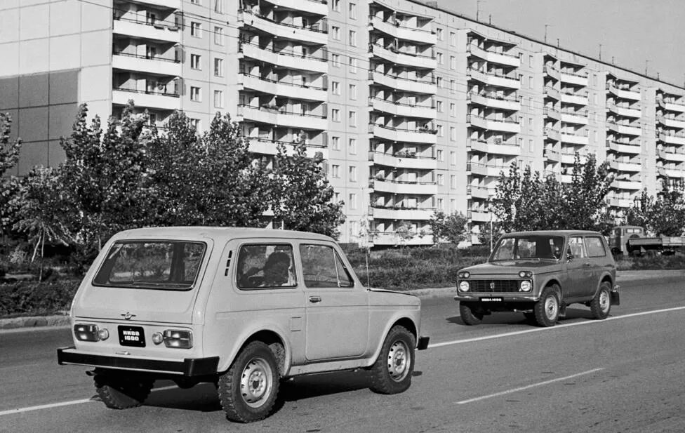 Нива 1977 фото Гражданский Aurus и будущее "Нивы". Российские новинки на Московском автосалоне 