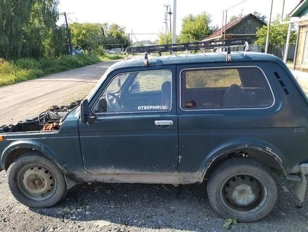 Нива 2000 года фото Купить автомобиль ВАЗ 4x4 2121 Нива 2000 в Шадринске, капот был снят на время ре