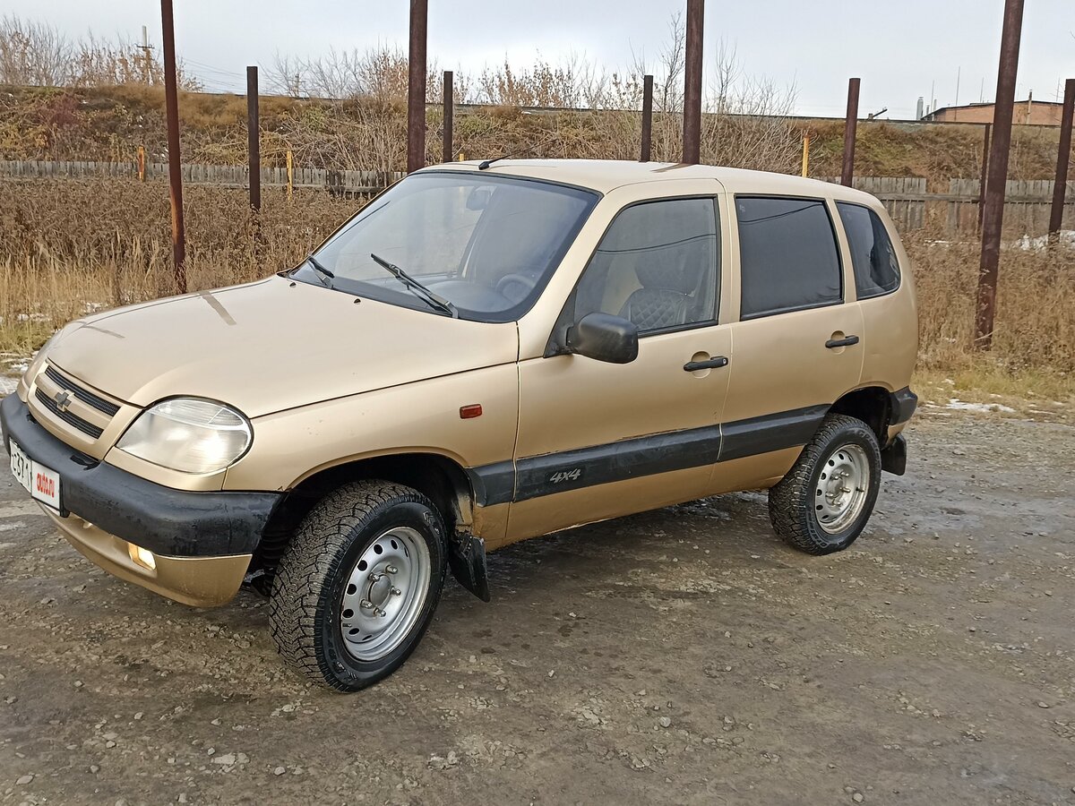 Нива 2004 года фото Купить б/у Chevrolet Niva I 1.7 MT (80 л.с.) 4WD бензин механика в Ирбите: бежев