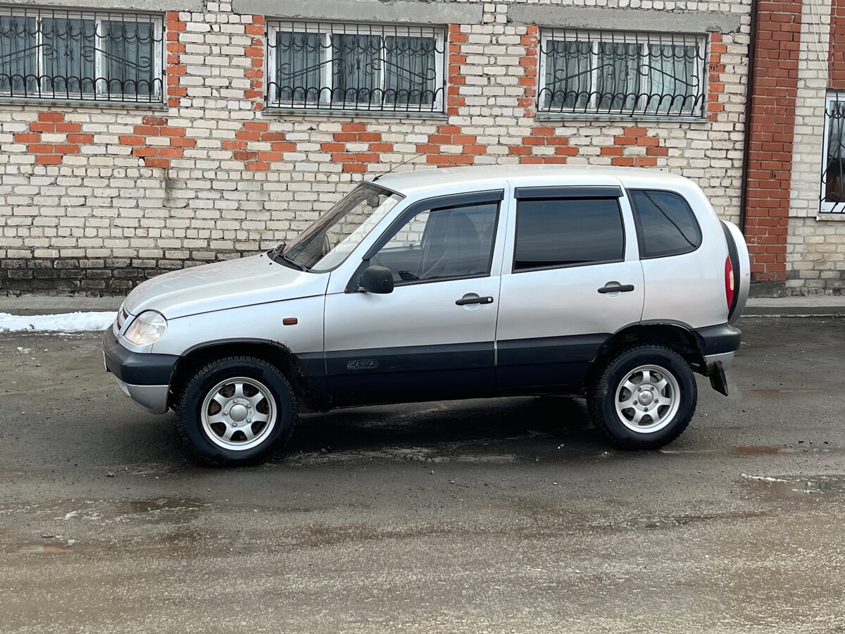 Нива 2004 года фото Купить б/у Chevrolet Niva I 1.7 MT (80 л.с.) 4WD бензин механика в Алапаевске: с