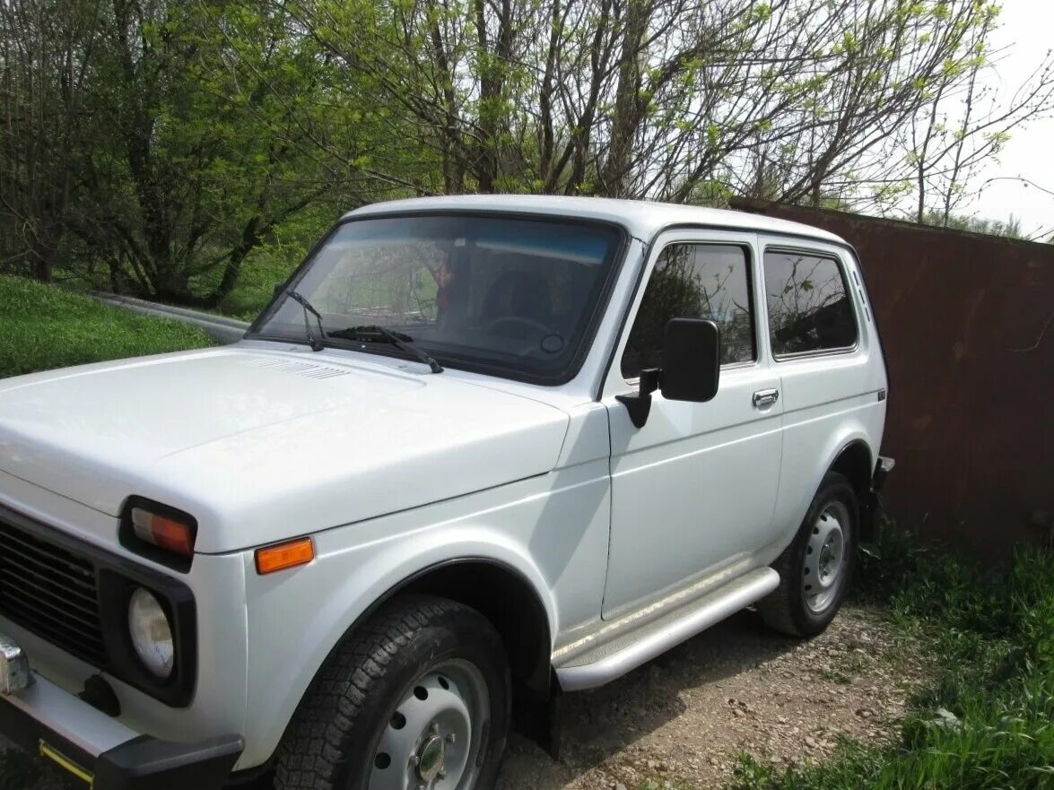 Нива 2009 года фото Купить б/у Lada (ВАЗ) 2121 (4x4) I Рестайлинг 1.7 MT (79 л.с.) 4WD бензин механи
