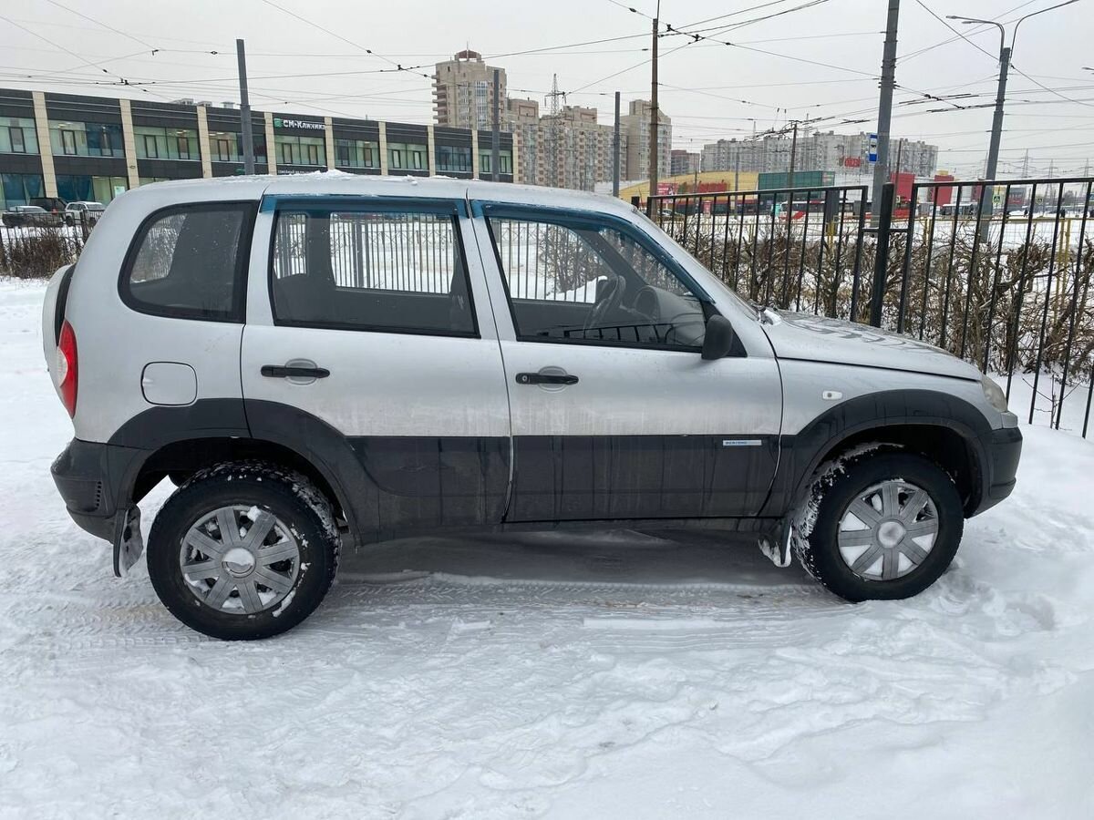 Нива 2011 фото Купить б/у Chevrolet Niva I Рестайлинг 1.7 MT (80 л.с.) 4WD бензин механика в Са