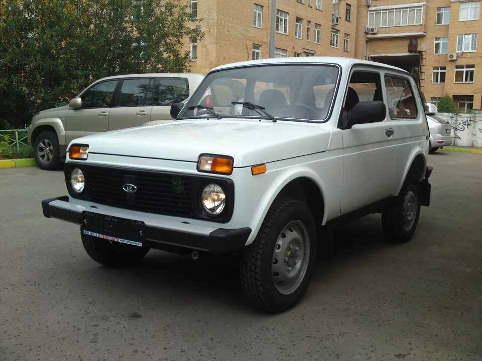Нива 2011 года фото Я купил ниву :) (Июль 2011, пробег 0) - Lada 4x4 3D, 1,7 л, 2011 года покупка ма