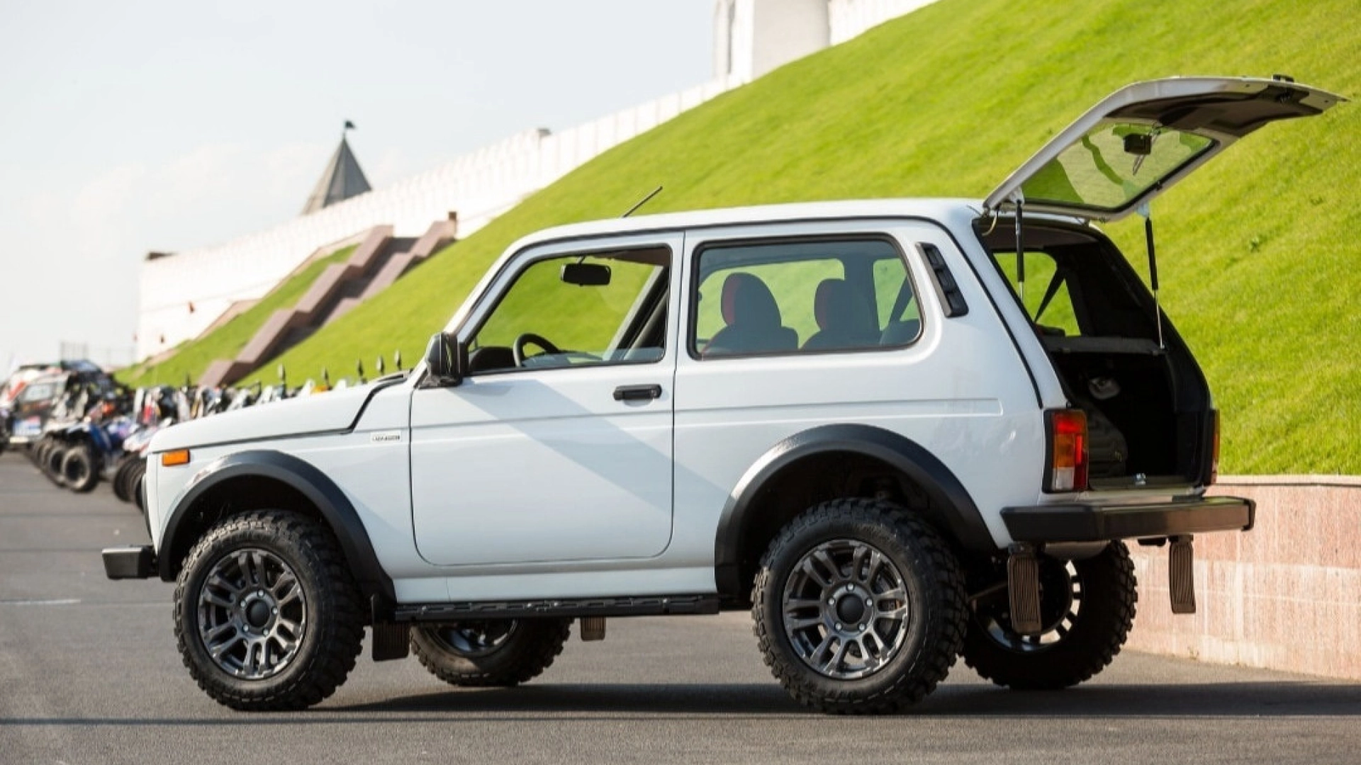 Нива 2017 фото цена Много фотографий и характеристики новой Lada Niva Sport - Rozetked.me