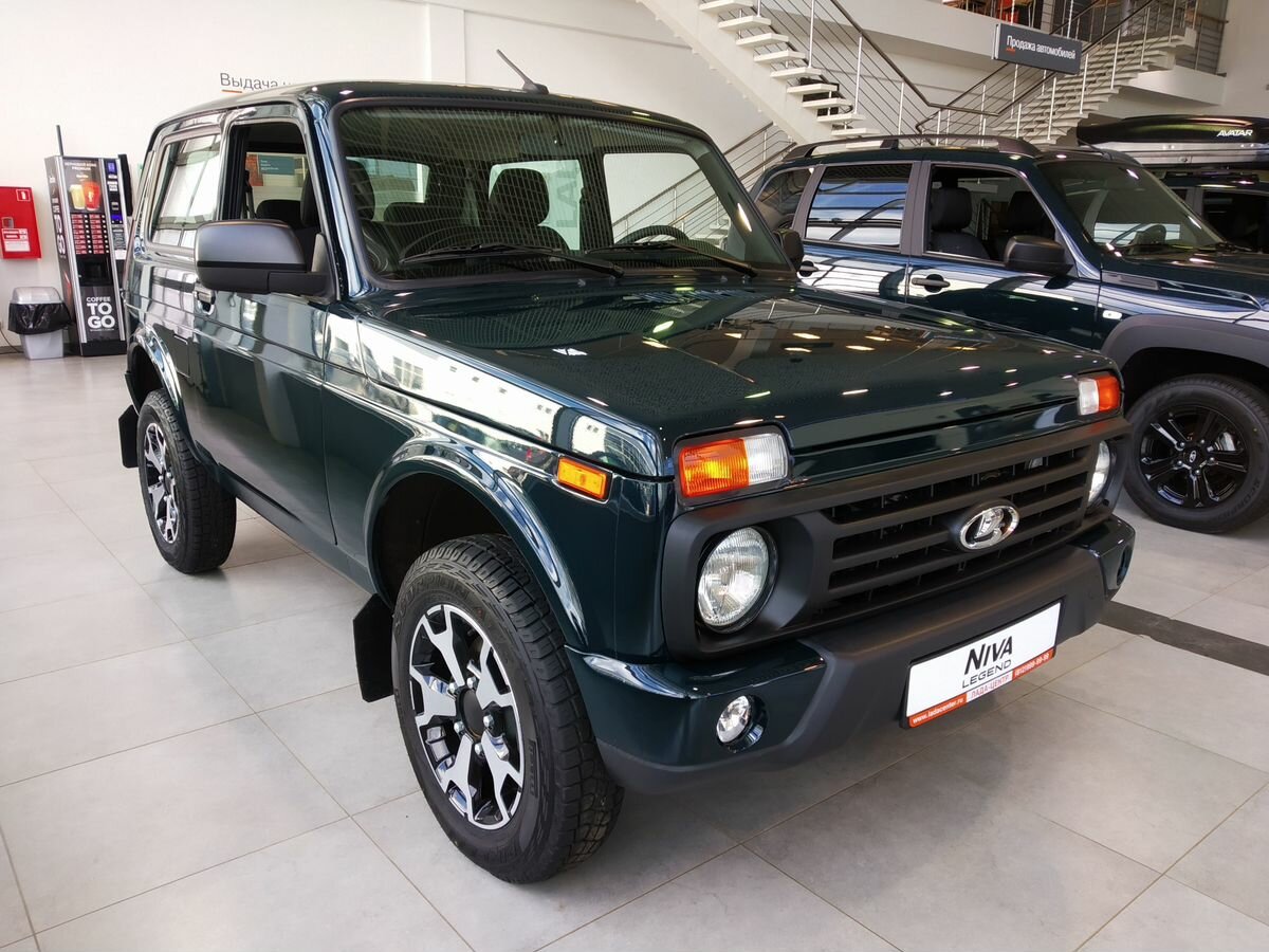 Нива 2023 цена и комплектация фото Купить новый Lada (ВАЗ) Niva Legend 2021-2024 1.7 MT (83 л.с.) 4WD бензин механи