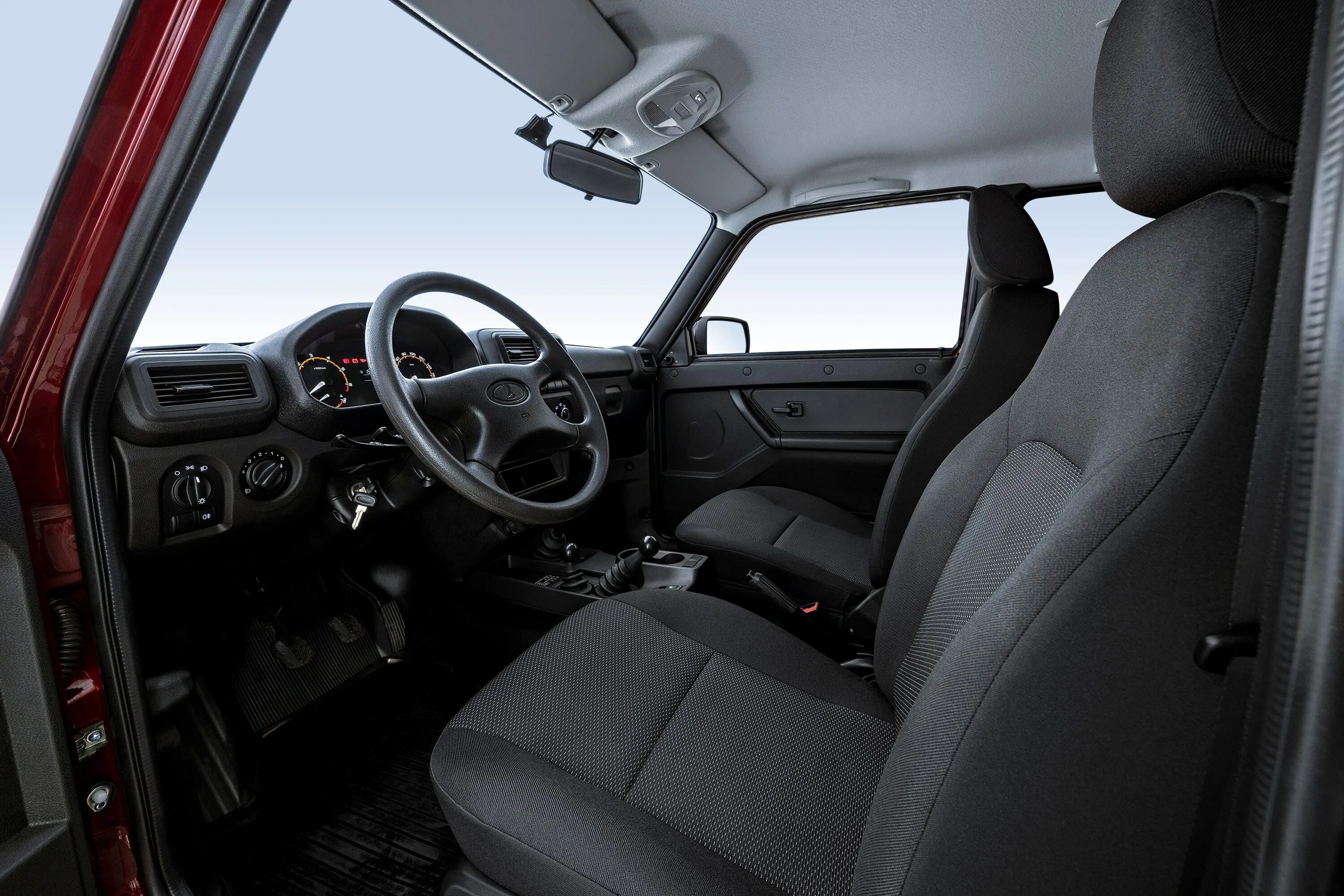 Нива 2024 интерьер LADA Niva Legend 3 дв. 2024 - фото в новом кузове: салон, вид снаружи, багажник