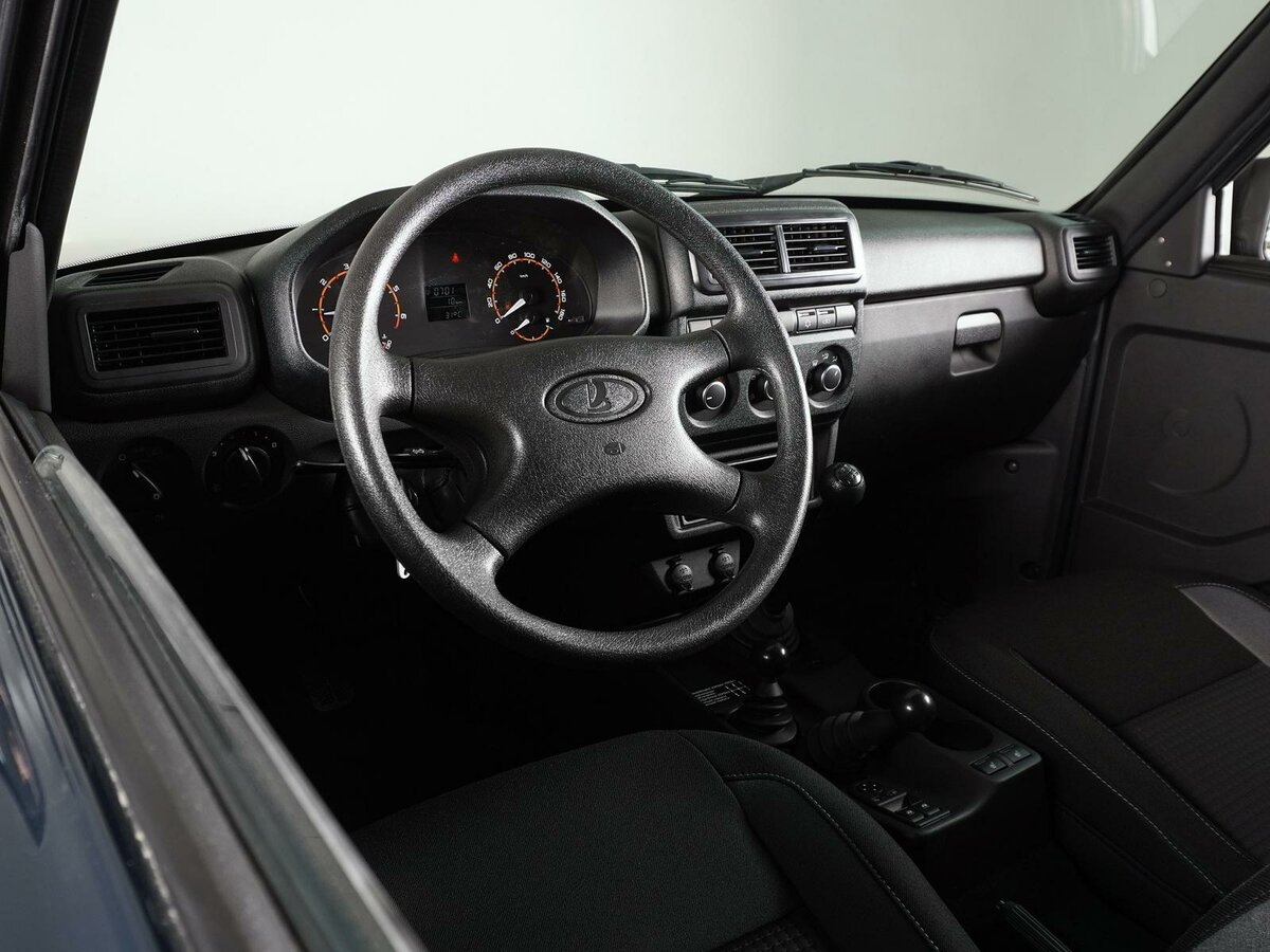 Нива 2024 интерьер Купить б/у Lada (ВАЗ) Niva Legend 2021-2024 1.7 MT (83 л.с.) 4WD бензин механика