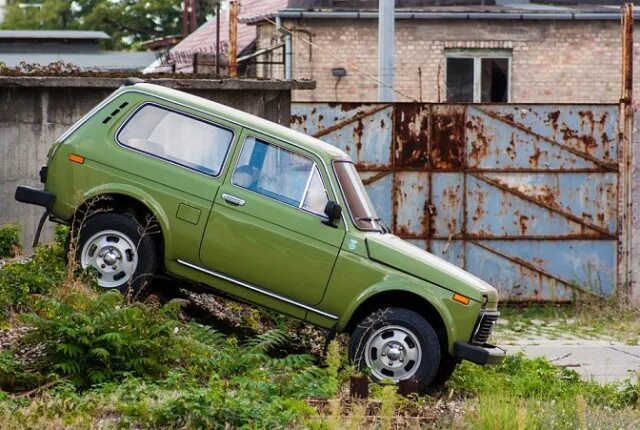Нива 2121 цвета фото 5 фактов о Lada 4x4 - ЯПлакалъ