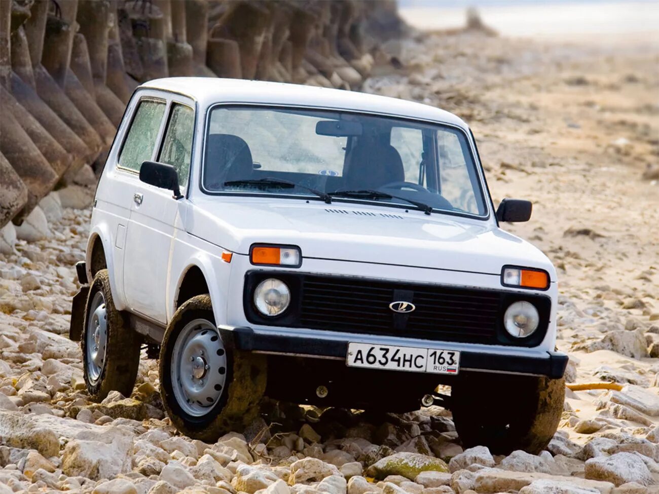 Нива 21214 цена фото Технические характеристики LADA Niva Legend: комплектации и модельного ряда Лада