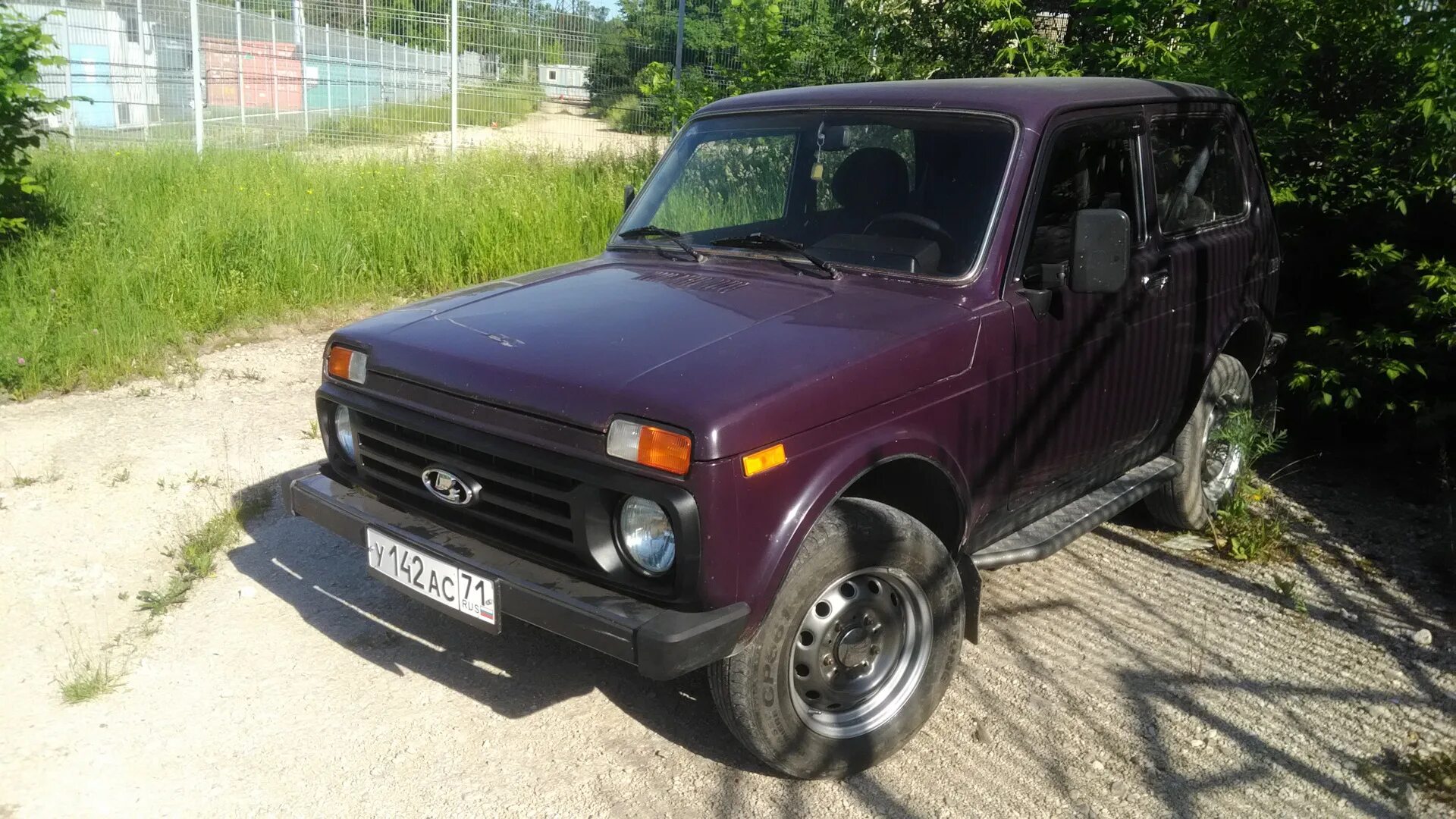 Нива 21214 цена фото Решетка радиатора Нива 21214М / Urban - Lada 4x4 3D, 1,7 л, 2002 года аксессуары
