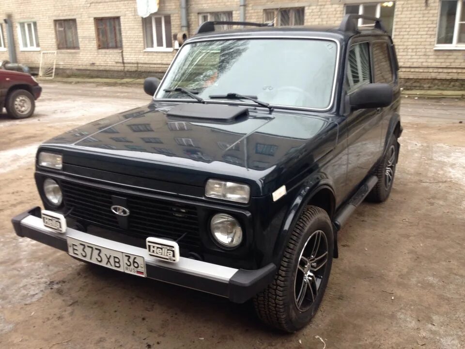 Нива 2122 в черном цвете фото Надфарники - Lada 4x4 3D, 1,7 л, 2013 года электроника DRIVE2