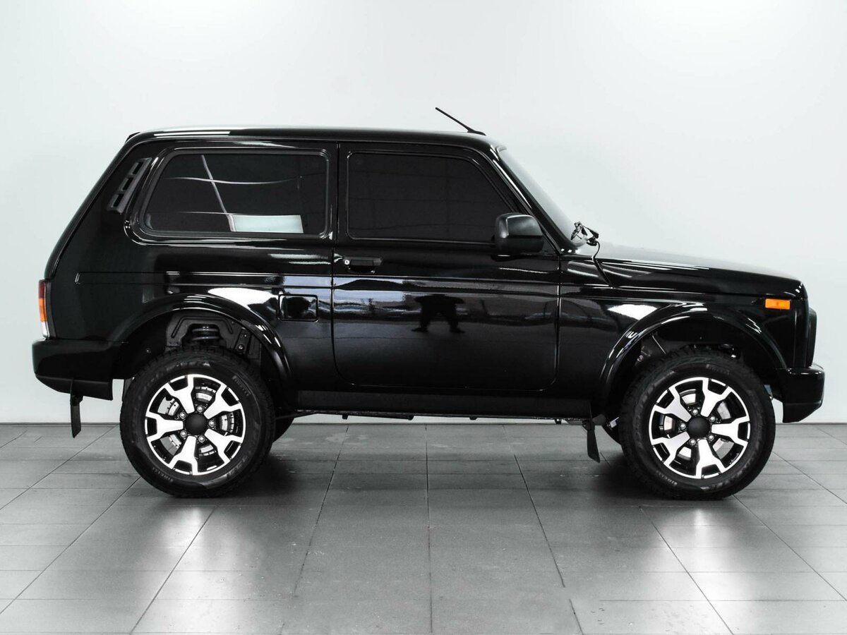 Нива 2122 в черном цвете фото Купить б/у Lada (ВАЗ) Niva Legend 2021-2024 1.7 MT (83 л.с.) 4WD бензин механика