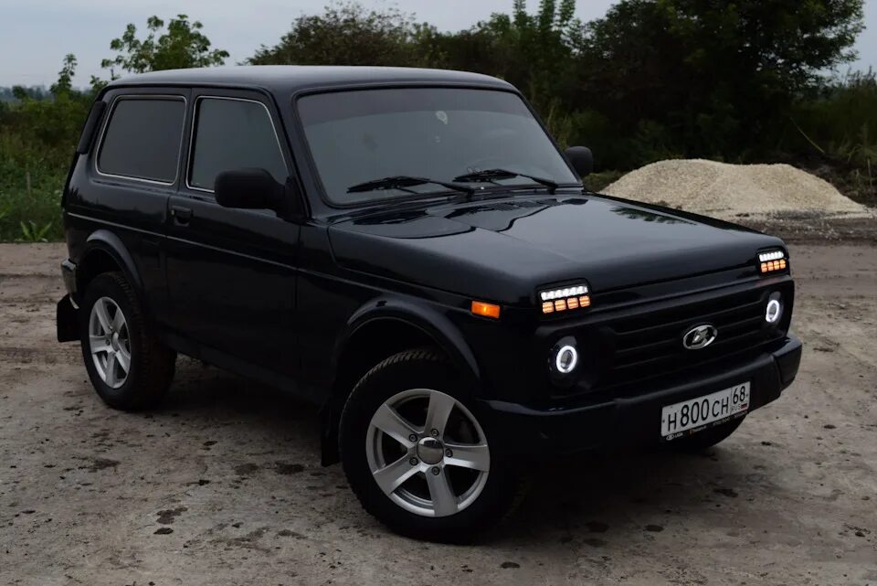 Нива 2122 в черном цвете фото Замена led подфарников, на новые LED подфарники. - Lada 4x4 3D, 1,7 л, 2015 года