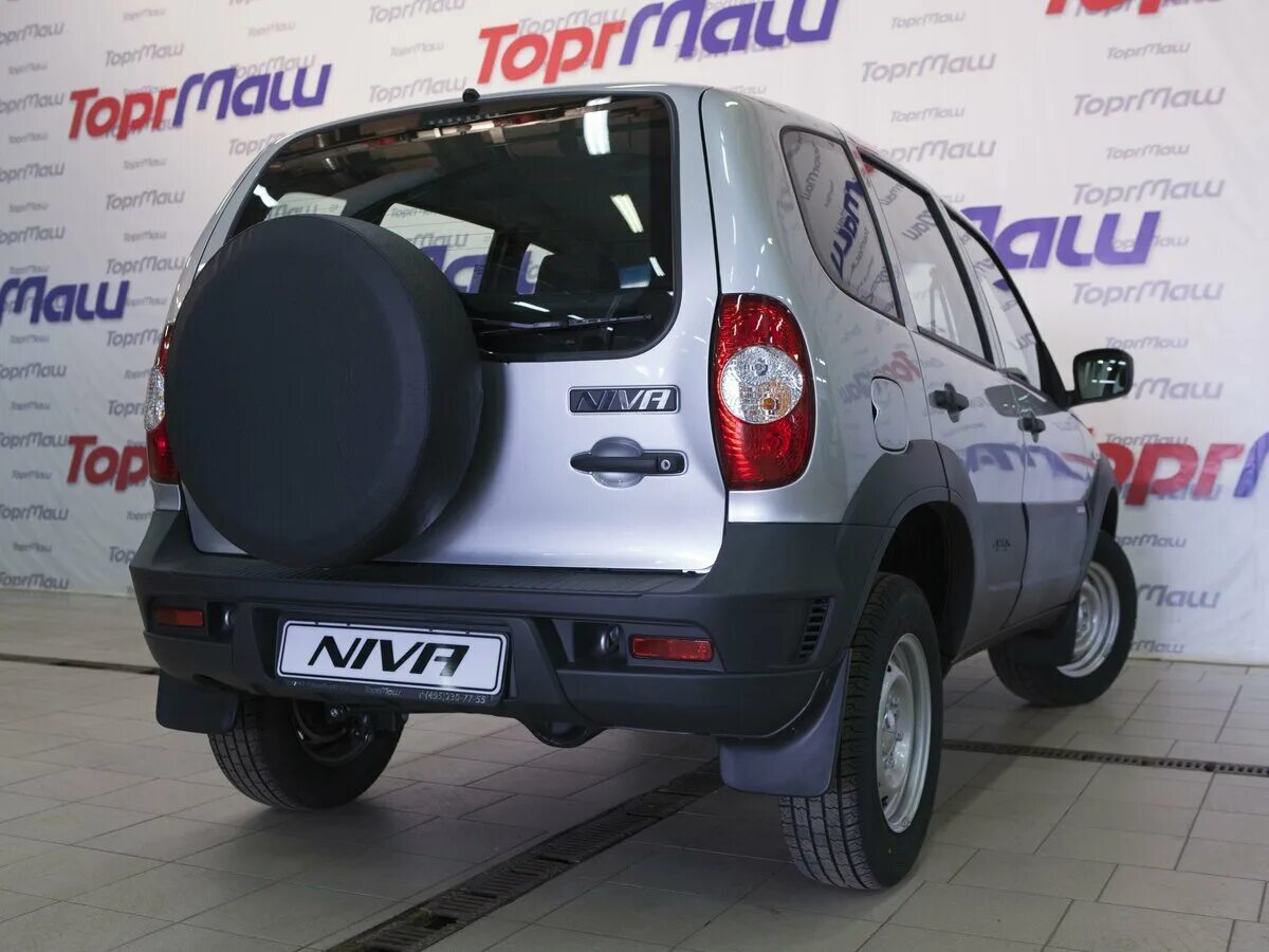 Нива 212300 фото Купить новый Chevrolet Niva I Рестайлинг 1.7 MT (80 л.с.) 4WD бензин механика в 