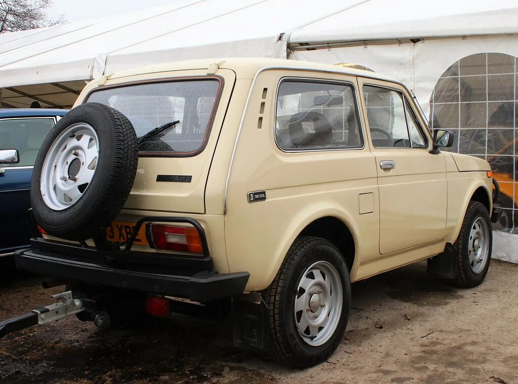 Нива 2130 фото G83 XBE (3) 1990 Lada Niva Cossack 4WD. Anglia Car Auction. Flickr