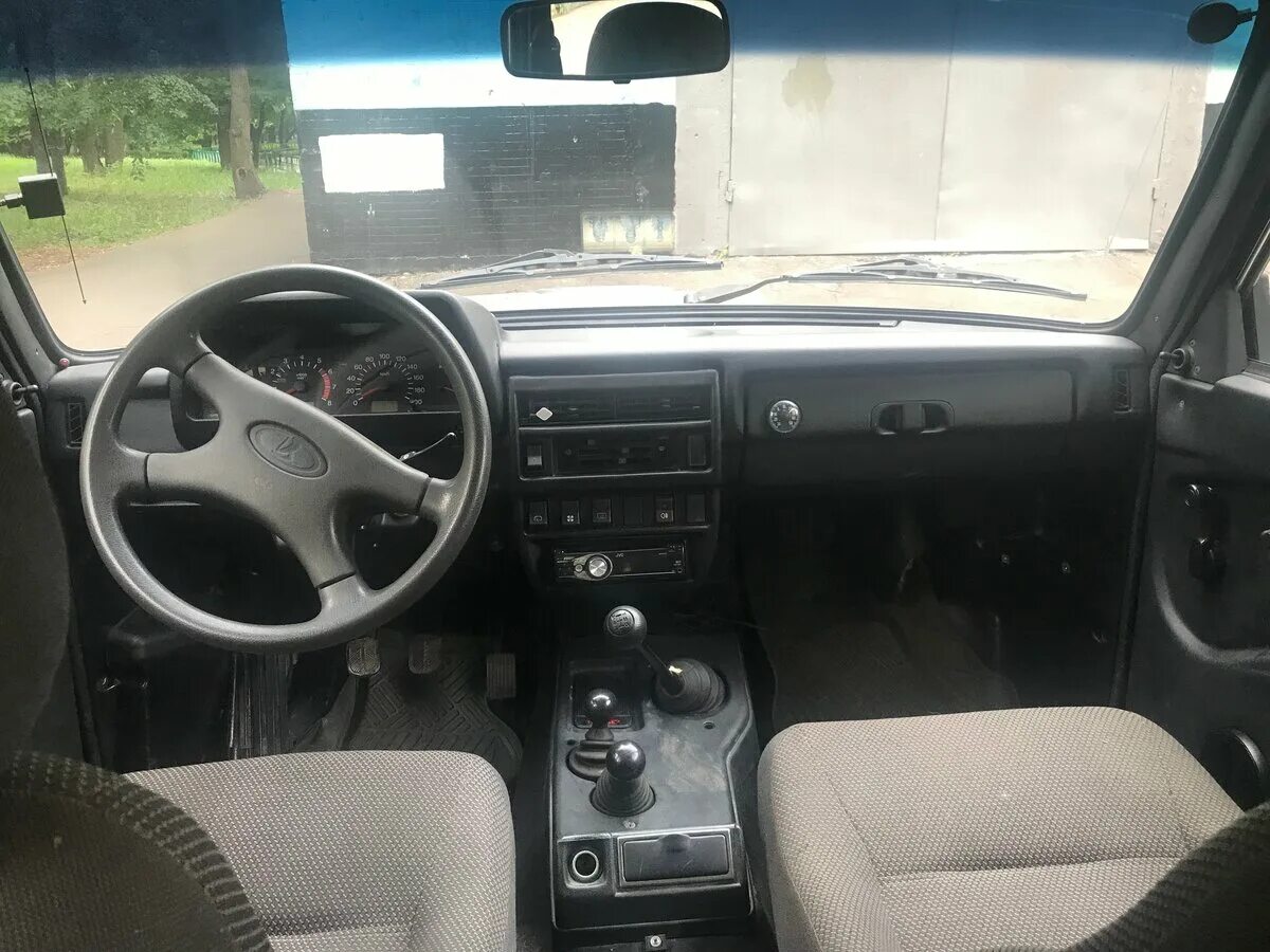 Нива 2131 салон фото Купить б/у Lada (ВАЗ) 2131 (4x4) I 1.7 MT (81 л.с.) 4WD бензин механика в Москве