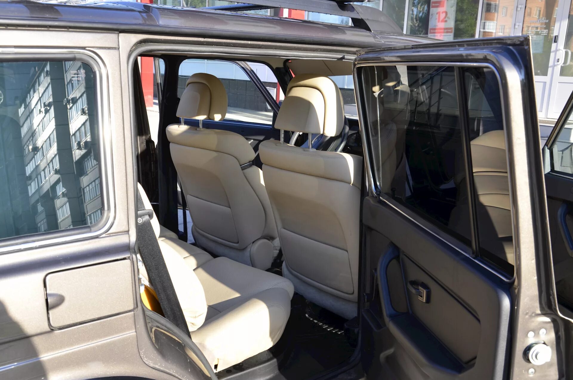 Нива 2131 тюнинг салона Кожаные сиденья на Ниву Lexus GS 300 . Тюнинг Нивы . Нива-комфорт . - Lada 2131,
