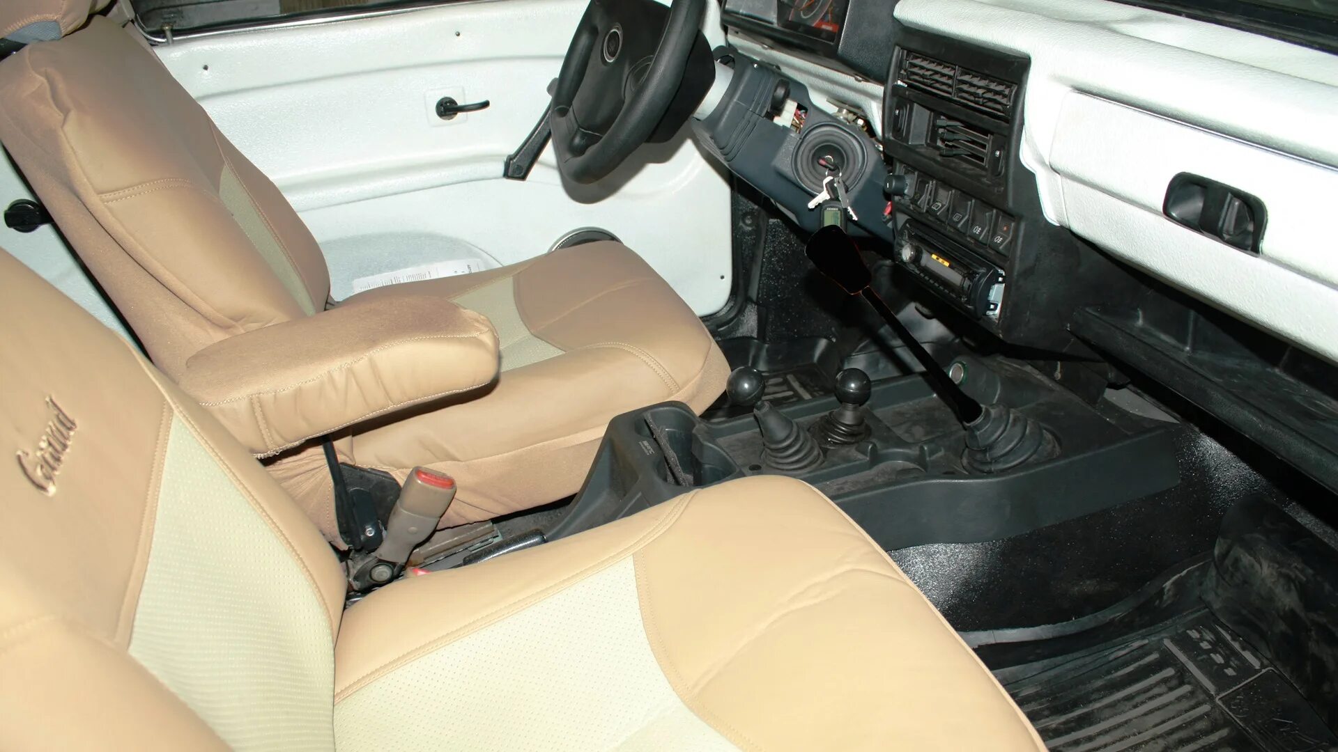 Нива 2131 тюнинг салона Lada 4x4 5D 1.7 бензиновый 2003 U-pol рулит на DRIVE2