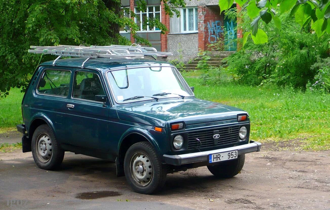 Нива 2141 фото "HR-953" фото ВАЗ (Lada) 2121 Нива. Латвия