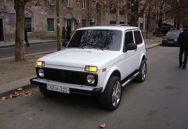 Нива 24 года фото Ищу диски R18-R20 - Lada 4x4 3D, 1,7 л, 2013 года колёсные диски DRIVE2