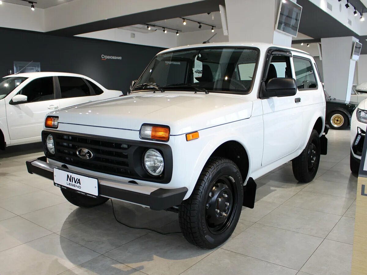 Нива 24 года фото Купить новый Lada (ВАЗ) Niva Legend 2021-2024 1.7 MT (83 л.с.) 4WD бензин механи