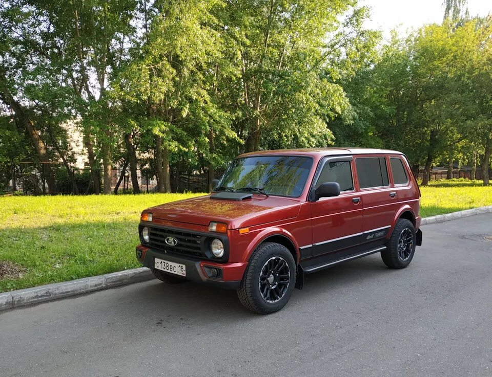 Нива 4х4 5 дверная тюнинг Пробег 26 000 км. - Lada 4x4 5D, 1,7 л, 2017 года фотография DRIVE2