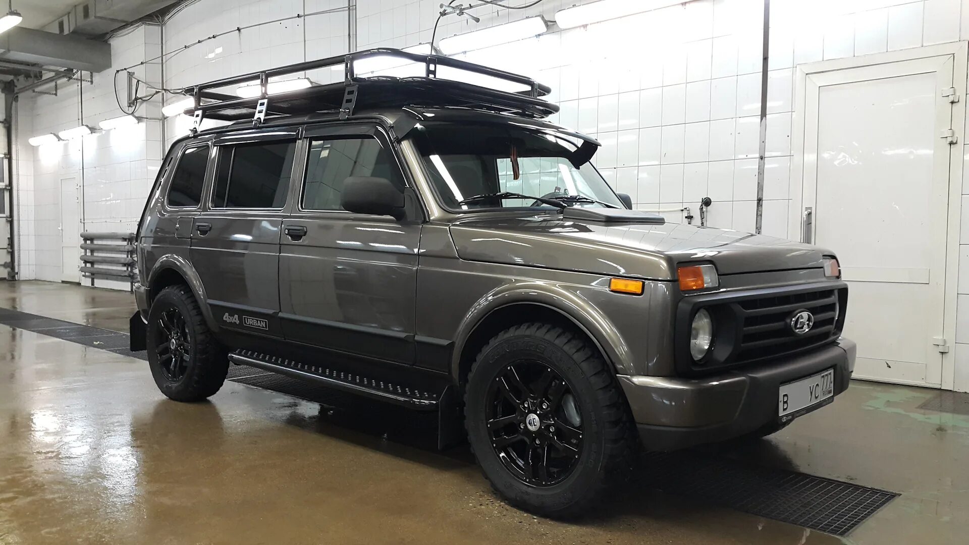 Нива 4х4 5 дверная тюнинг Lada 4x4 5D 1.8 бензиновый 2017 Кориандр 790 Чиптюнинг на DRIVE2