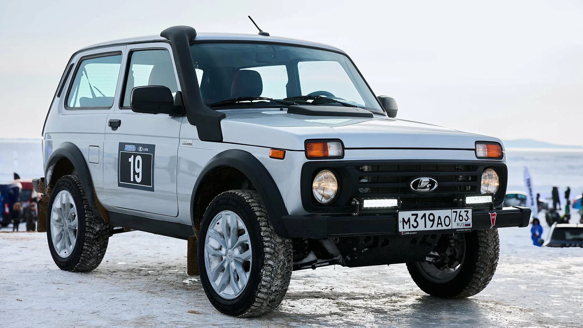 Нива 4x4 фото Нива Спорт: фотографии, характеристики и первый тест "заряженной" Лады