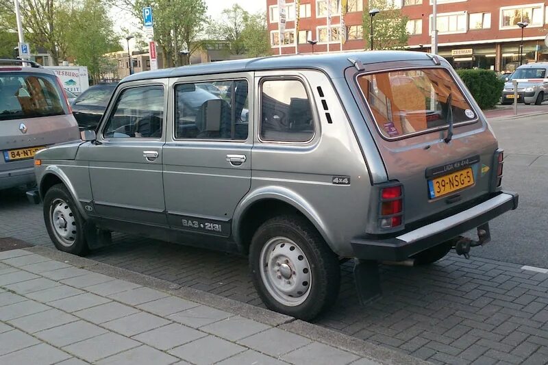 Нива 5 дверка фото In het wild: Lada Niva - AutoWeek