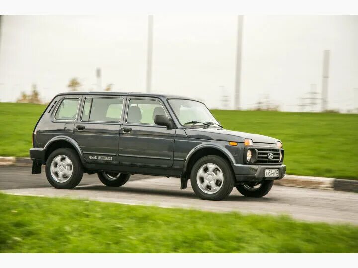 Нива 5 дверка фото Купить б/у Lada (ВАЗ) 2131 (4x4) I 1.8 MT (82 л.с.) 4WD бензин механика в Орле: 