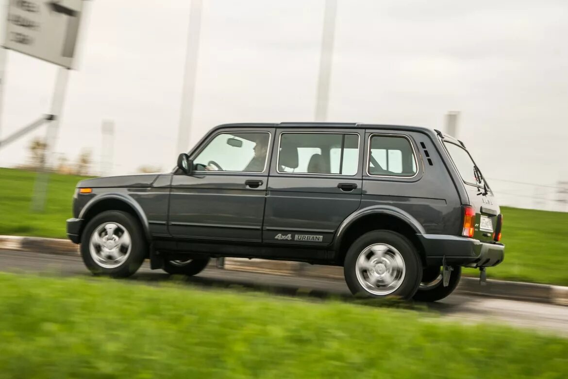 Нива 5 дверная фото Тест-драйв Lada 4x4 Urban 5D: нужна ли сегодня в России "Нива"? - Журнал Движок.