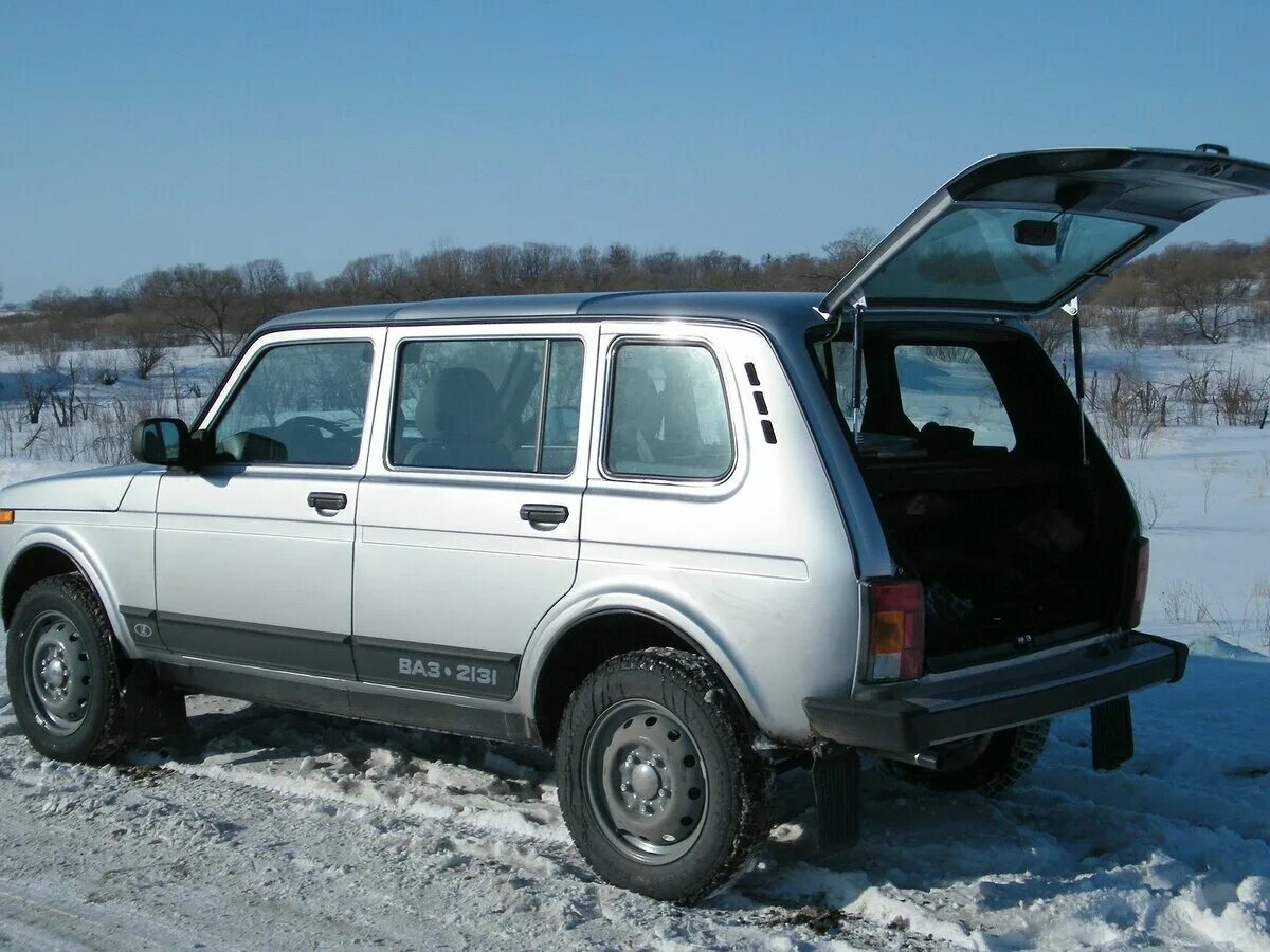 Нива 5 дверная фото Купить б/у Lada (ВАЗ) 2131 (4x4) I 1.7 MT (83 л.с.) 4WD бензин механика в Сыктыв