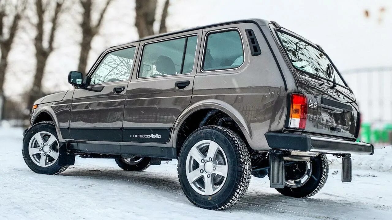 Нива 5 фото АвтоВАЗ законсервировал конвейер пятидверных Niva Legend - Quto.ru