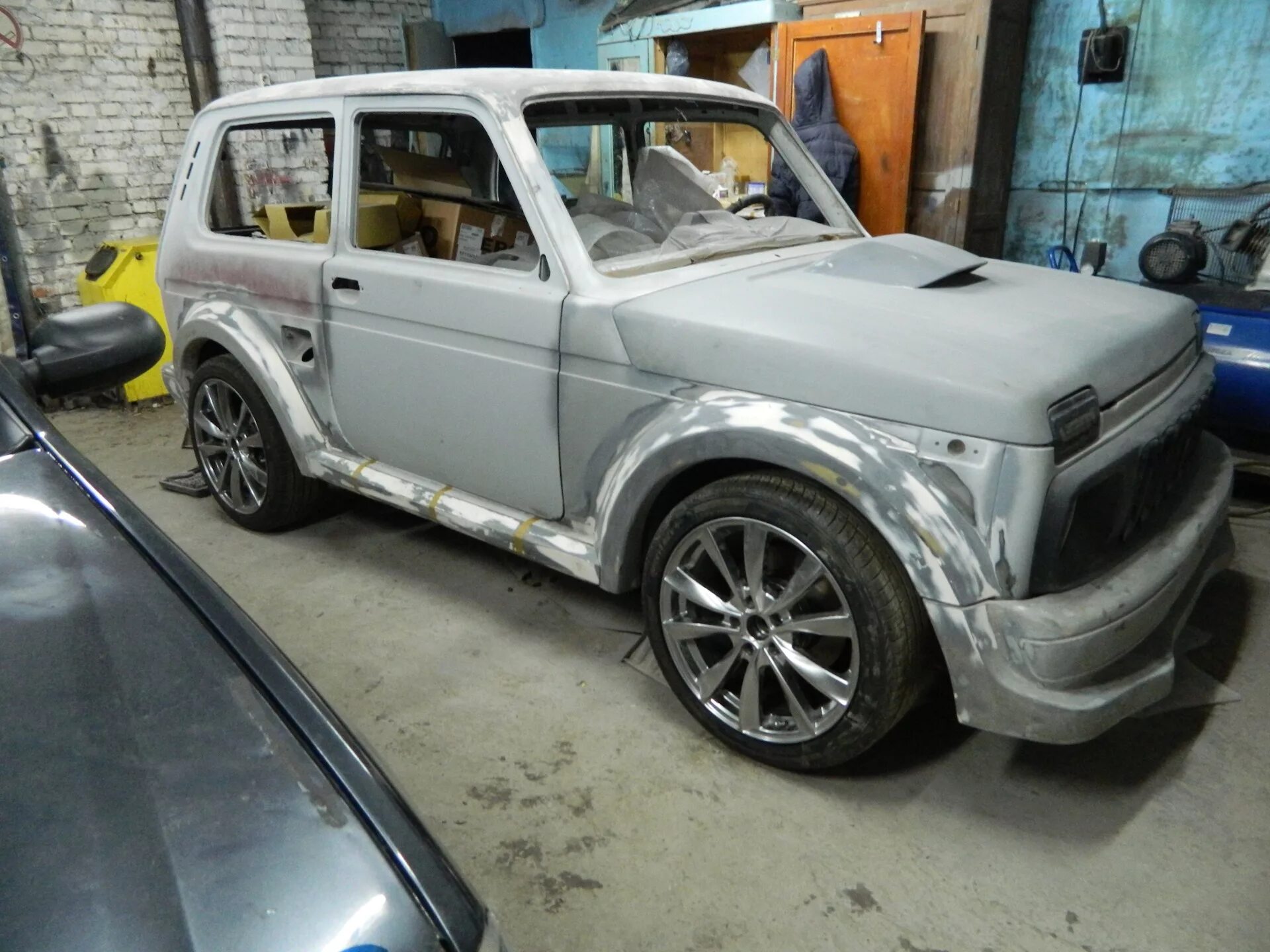 Нива арки тюнинг Расширил арки, бампера от 2115 - Lada 4x4 3D, 1,6 л, 1990 года тюнинг DRIVE2