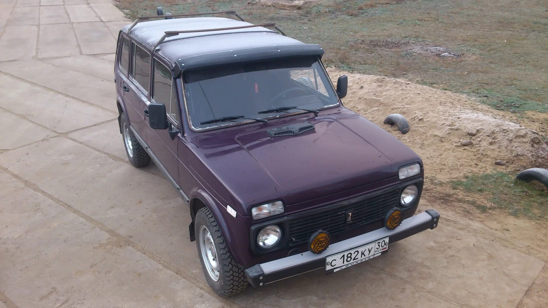 Нива баклажан фото Lada 4x4 5D 1.7 бензиновый 1998 жена говорит ТРАКТОР на DRIVE2