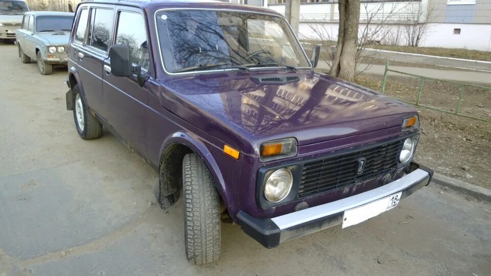 Нива баклажан фото Lada 4x4 5D 1.8 бензиновый 1996 ниВАЗ на DRIVE2