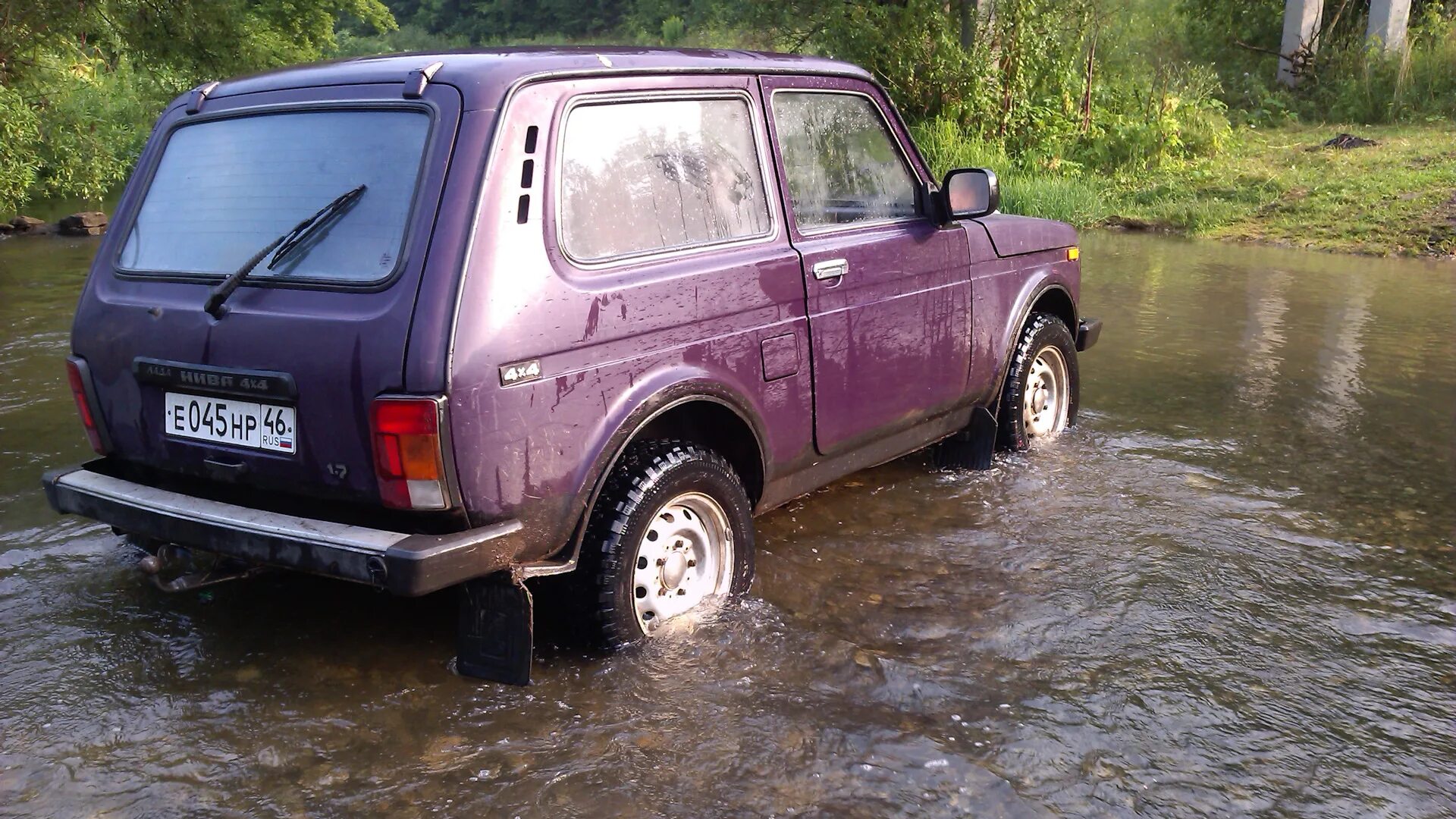 Нива баклажан фото Lada 4x4 3D 1.8 бензиновый 2001 Баклажан на DRIVE2